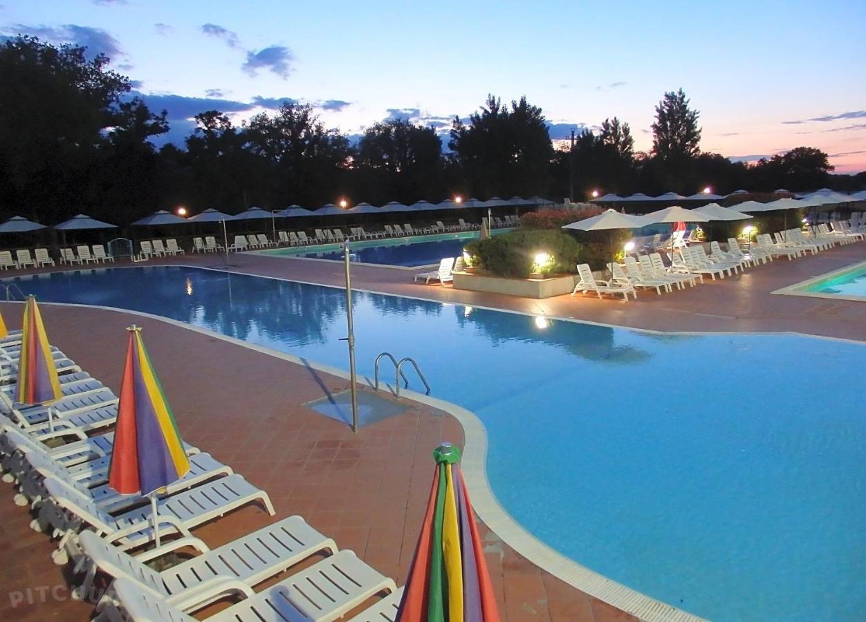 Отель Camping La Chiocciola Capannole Экстерьер фото